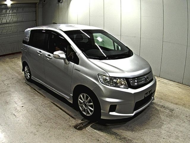 2063 Honda Freed spike GP3 2012 г. (LAA Okayama)